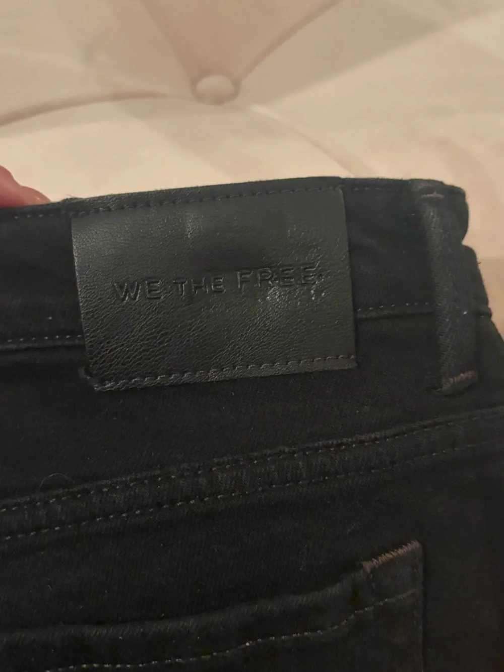 NWT We The Free Oracle Low-Rise Slim Straight Jeans in Jet Black Size 31